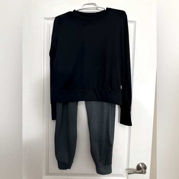 Vuori set performance jogger + daydream crew green/ black medium ✨ - Picture 3 of 13